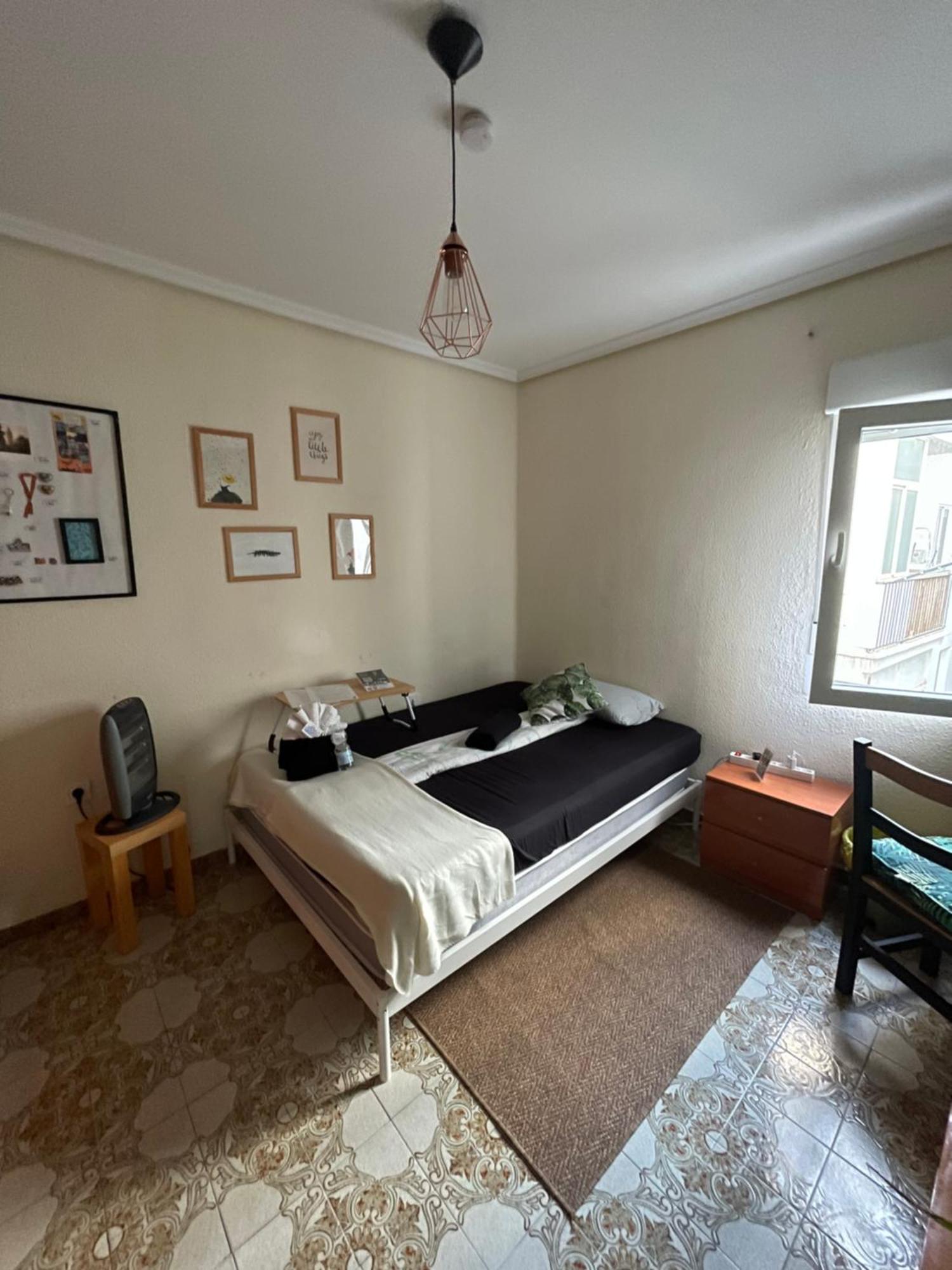 Grosses Modernes Zimmer "Silber" Fuer 2 Personen Und Katzenliebhaber Валенсия Экстерьер фото
